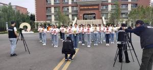新鄉(xiāng)視界影視為新鄉(xiāng)市一中拍攝慶祝中共建黨百年快閃活動又轟動新鄉(xiāng)！